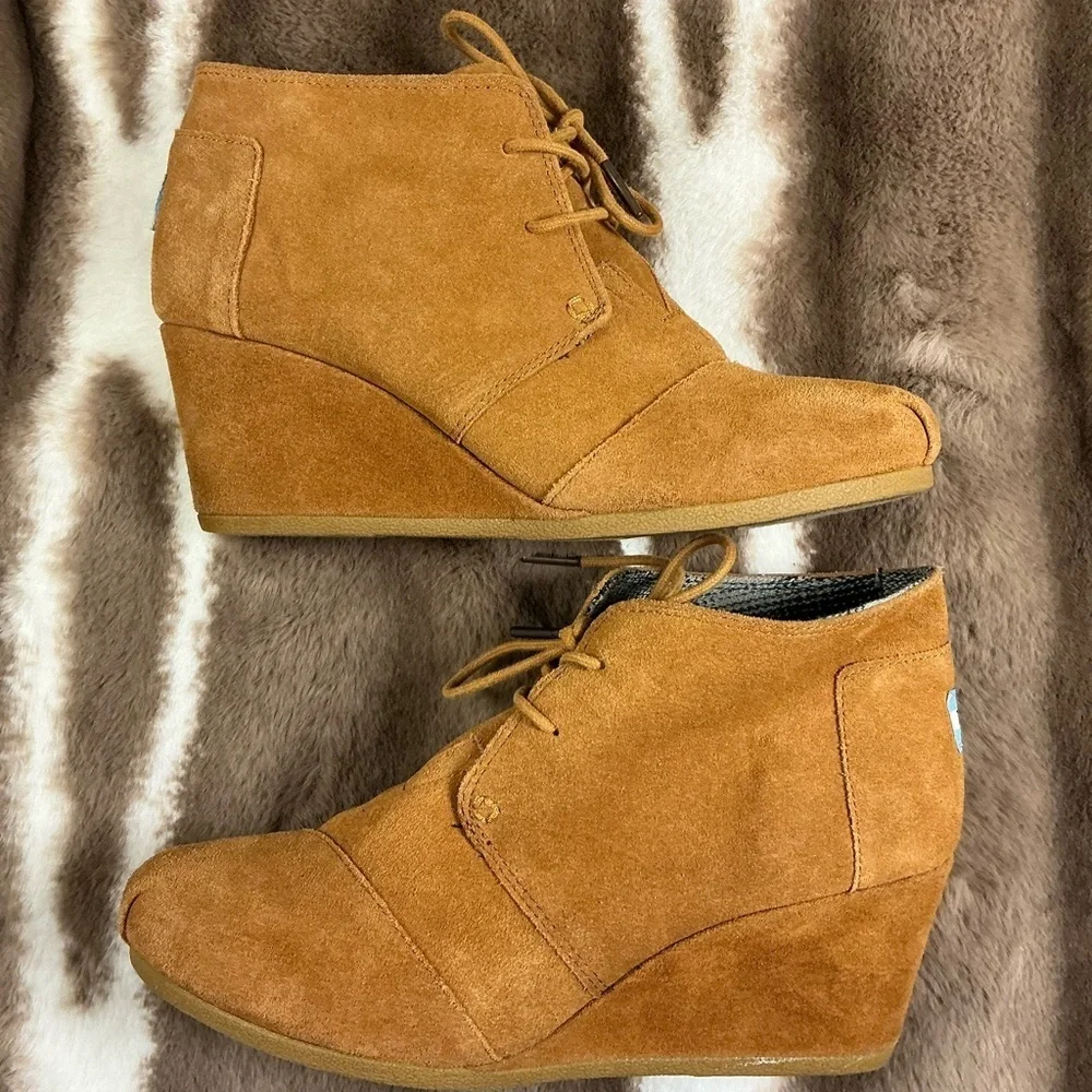 Women's TOMS Tan Suede Ankle Boots, Sz W10